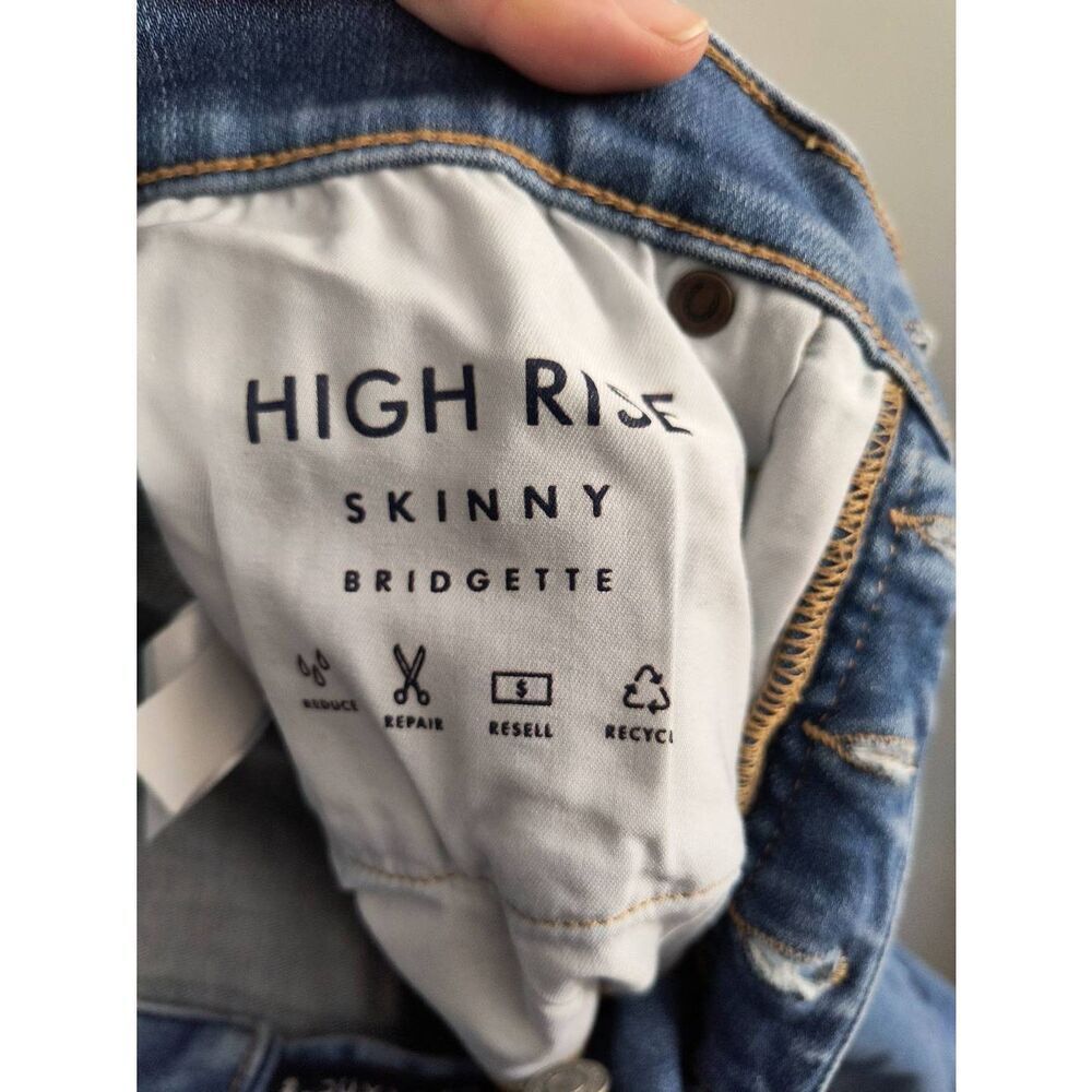 Lucky Brand High Rise Distressed Blue Jeans - Picture 8 of 11